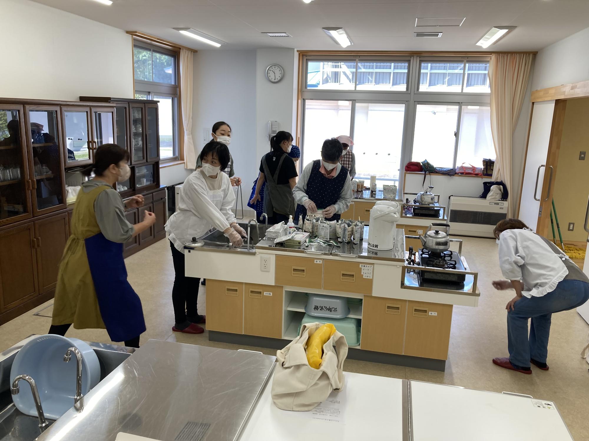 炊き出し訓練の様子