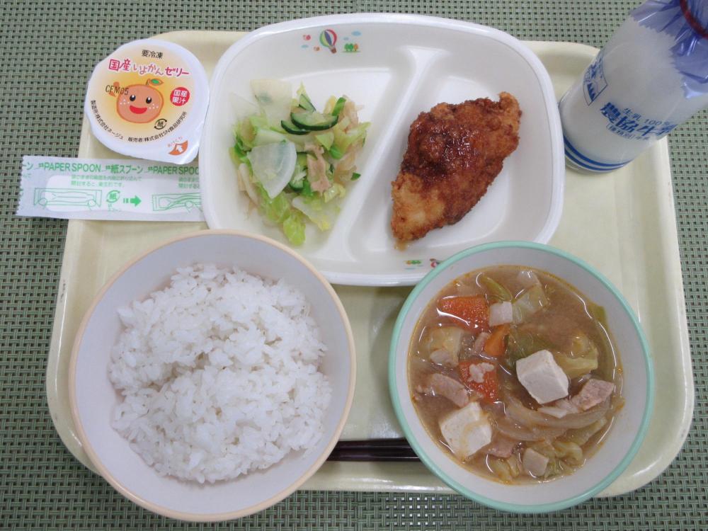 ごはん　牛乳　辛味豆腐汁　手作りソース鶏カツ　福神漬けあえ　いよかんゼリー