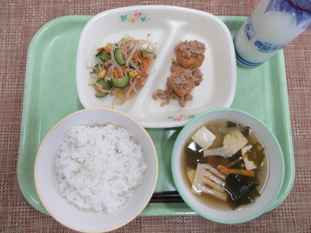 ごはん　牛乳　若竹汁　絹厚揚げの甘辛だれ（小2個・中3個）　三色おひたし