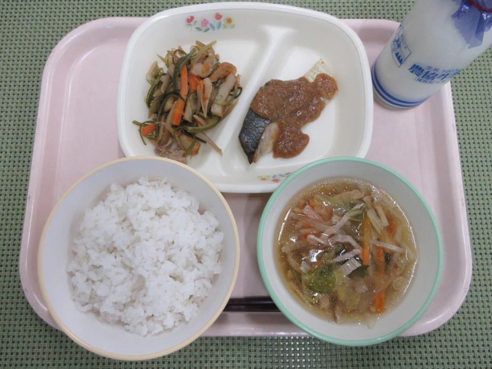 ごはん　牛乳　沢煮椀　シルバーのごまだれ　茎わかめの炒め煮
