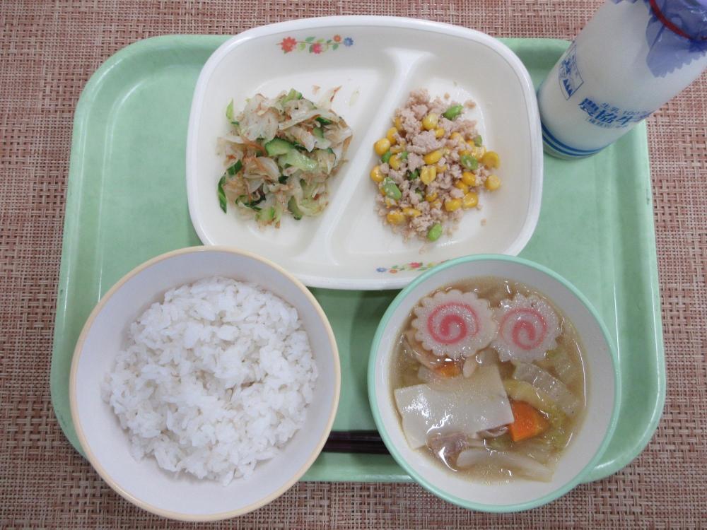 ごはん　牛乳　ワンタンスープ　カラフル鶏そぼろ　じゃこサラダ