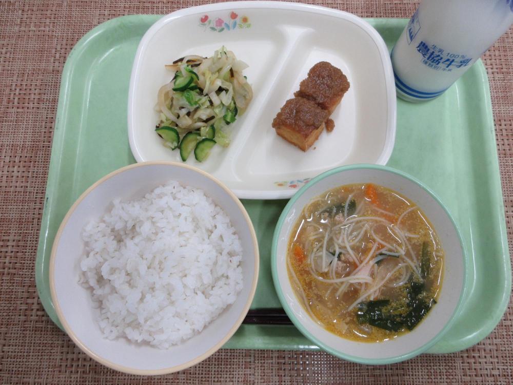 ごはん　牛乳　肉みそビーフンスープ　厚揚げのゴマだれがけ　昆布あえ