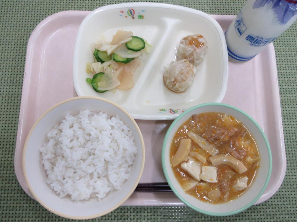 ごはん　牛乳　ツナと豆腐の中華煮　えびしゅうまい（2個）・酢じょうゆ　大根キムチ