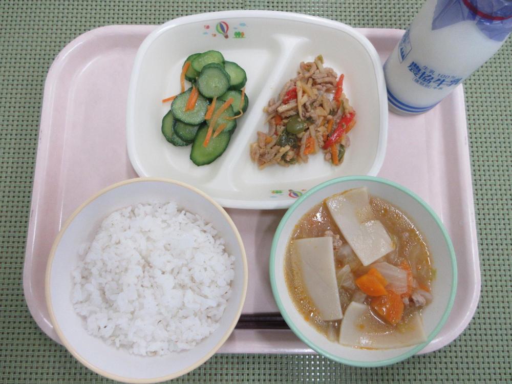 ごはん　牛乳　辛味ワンタン　豚肉とピーマンの炒めもの　きゅうりの中華あえ