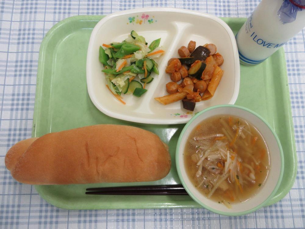 コッペパン　オニオンスープ　夏野菜のラタトゥイユ　モロッコインゲンのサラダ