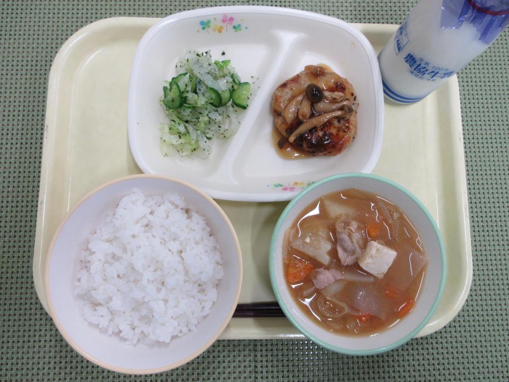 ごはん　牛乳　豚汁　豆腐ハンバーグきのこソース　かおりあえ