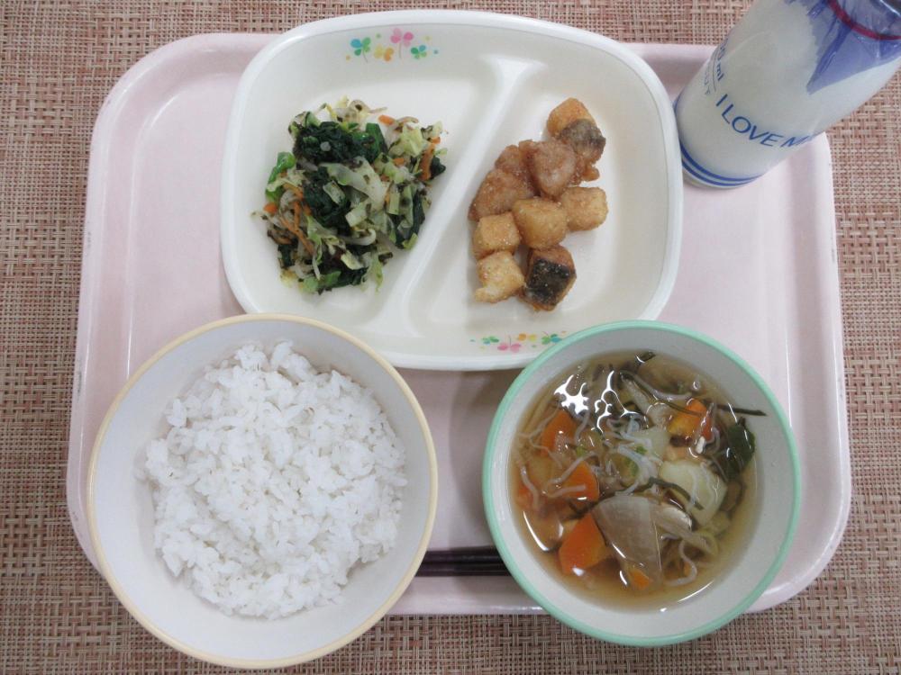 ごはん　牛乳　年越し汁　いなだと凍り豆腐のごまがらめ　磯香あえ