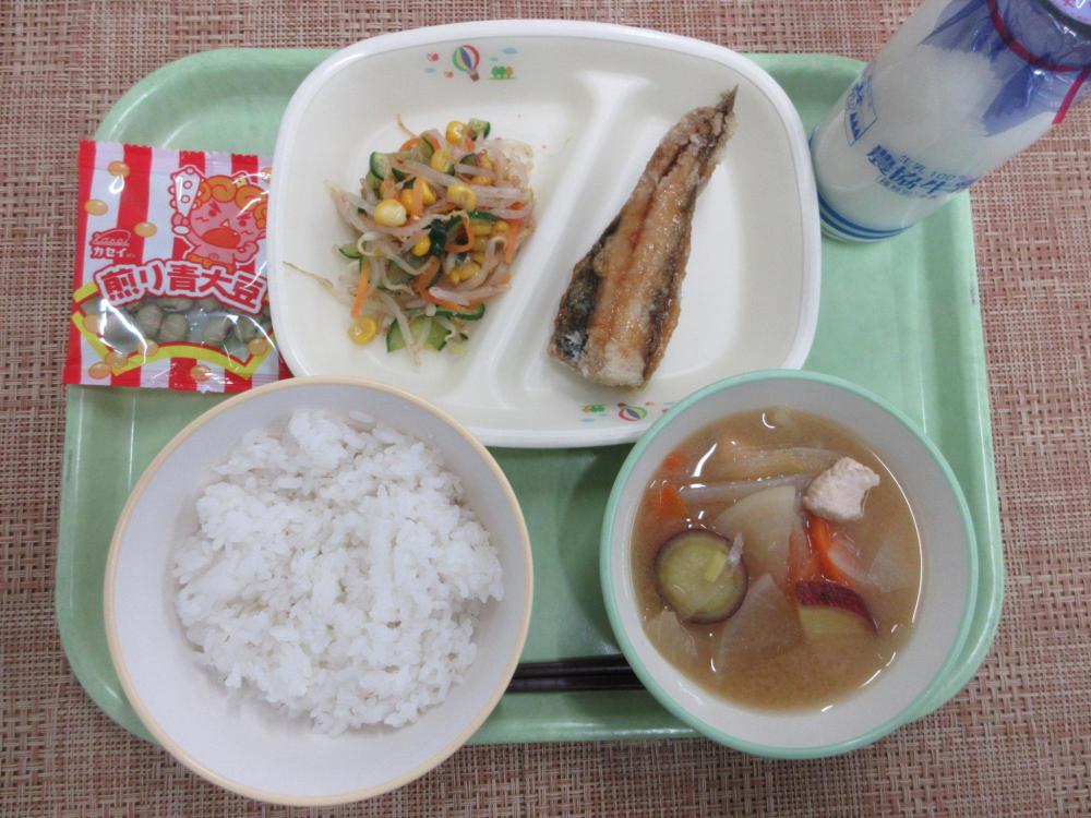 ごはん　牛乳　さつま汁　いわしのかば焼き　三色おひたし　福豆