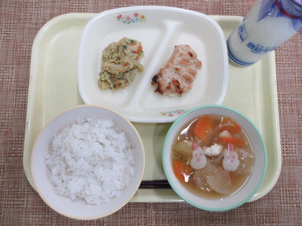 ごはん　牛乳　ふぶき汁　鶏肉のくわ焼き　粉豆腐の炒め煮