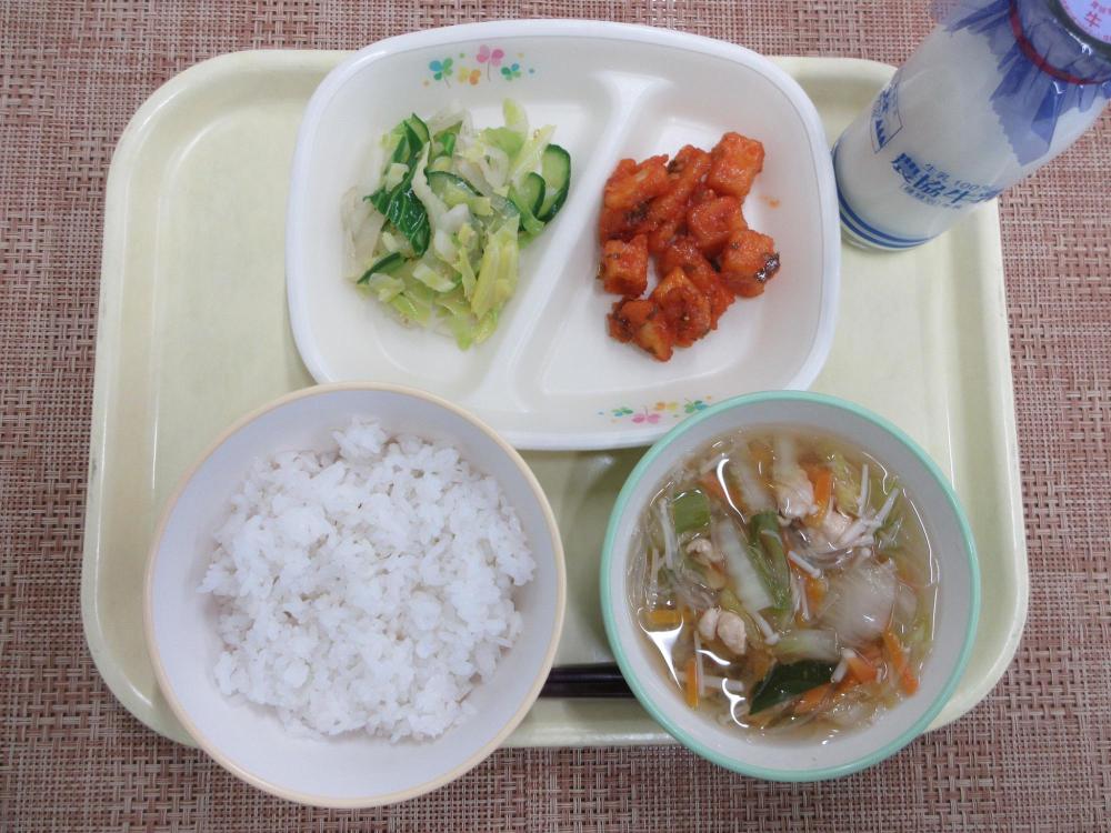 ごはん　牛乳　ささみと春雨のスープ　いかと凍り豆腐のチリソース　大根のごまサラダ