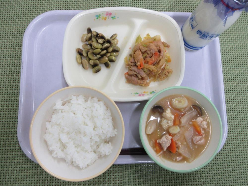 ごはん（雪白舞）　牛乳　きのこみそけんちん汁　けいちゃん炒め　ひたし豆