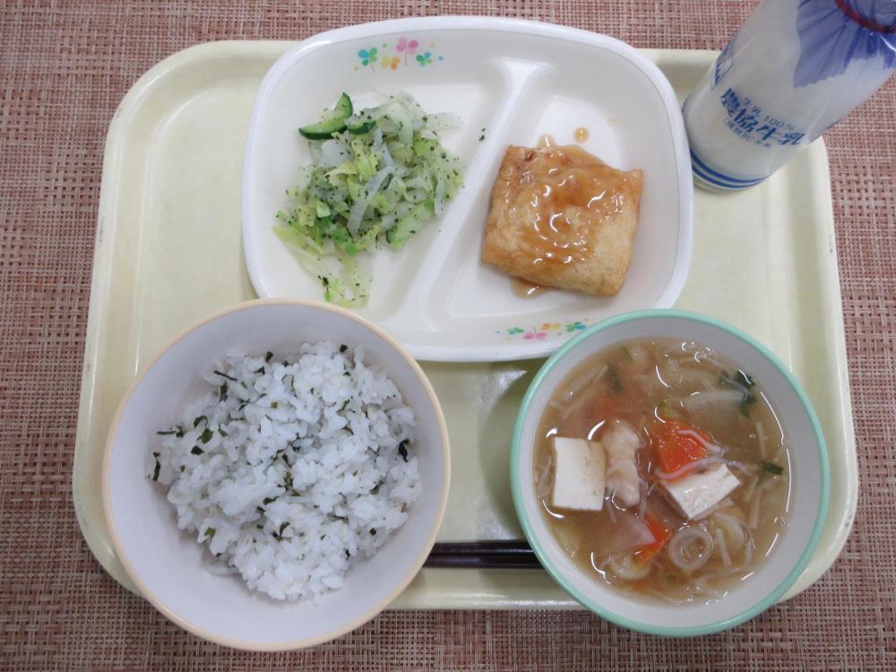 わかめごはん　牛乳　吉野汁　信田煮あんかけ　かおりあえ