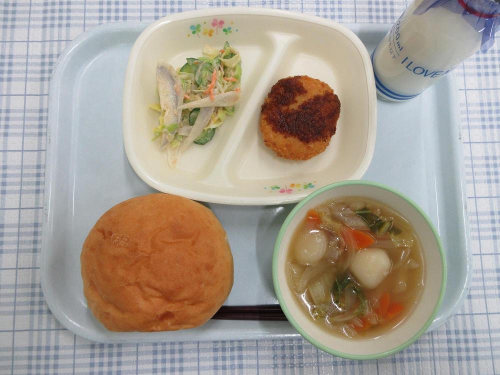 丸パン　牛乳　ポテトボールスープ　豆乳コロッケ　ツナとごぼうのサラダ