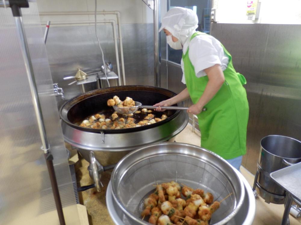 給食調理の様子